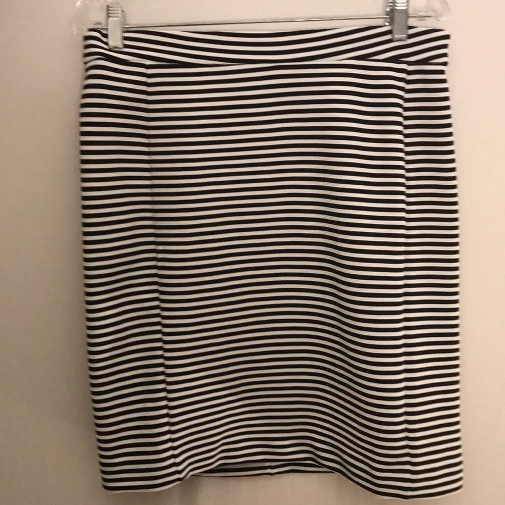 NWT 41 Hawthorn Black&White Striped Pencil Skirt